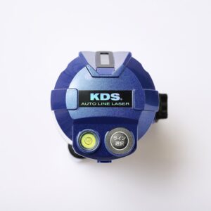 青のレーザー墨出し器を上から見た画像